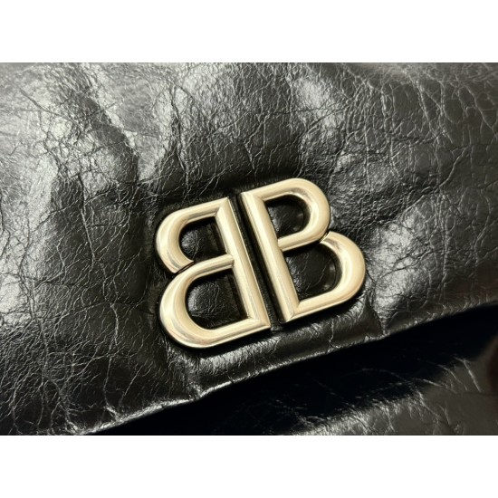 Balenciaga More ←