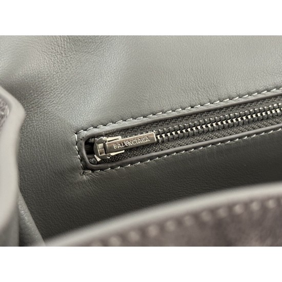 Balenciaga More ←
