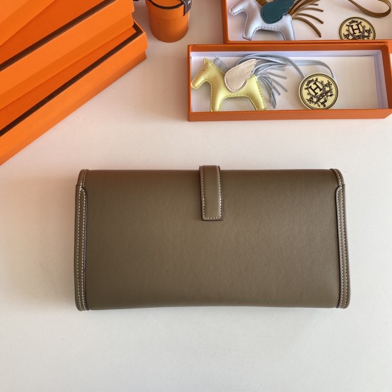 HERMÈS Clutchs