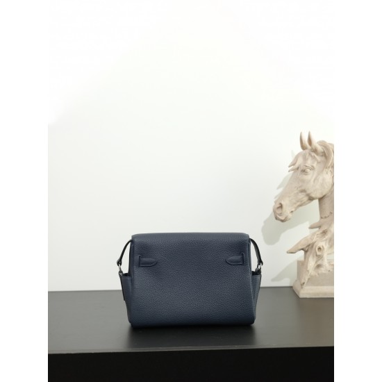 HERMÈS More