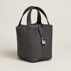 Style：Picotin lockColour：8F/sliverSize：18cmLeather：clemenceHardware：slivet菜篮18cm，锡器灰牛皮，银扣，高级全手工专属定制‼️