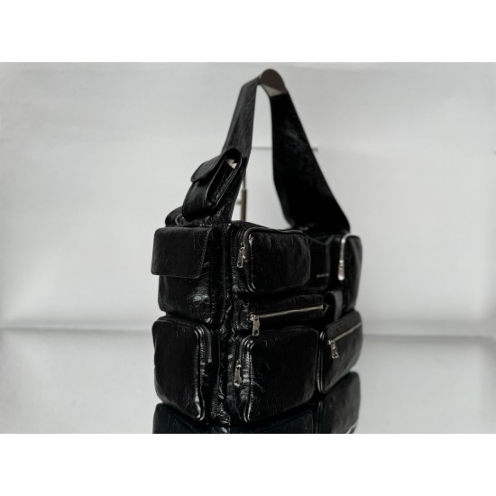 Balenciaga More ←
