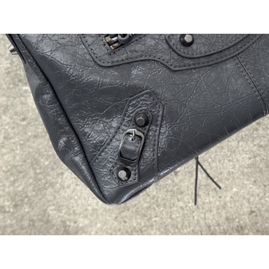 Balenciaga Le Cagole