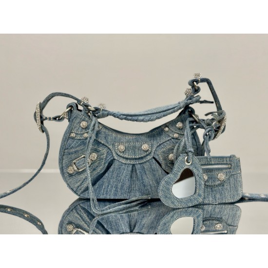 Balenciaga Le Cagole
