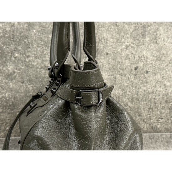 Balenciaga Le Cagole