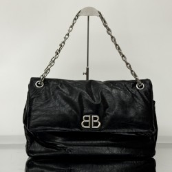 Balenciaga More ←