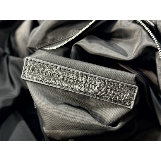 Balenciaga More ←