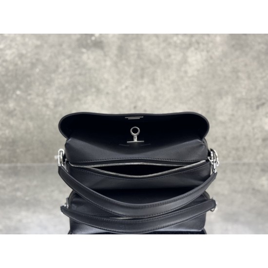 Balenciaga More ←