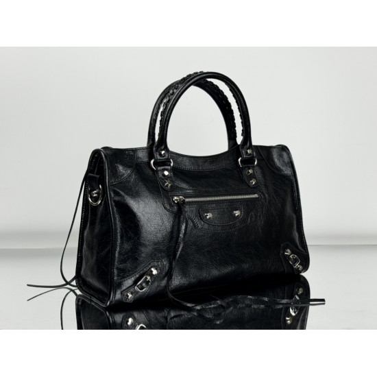 Balenciaga Le Cagole