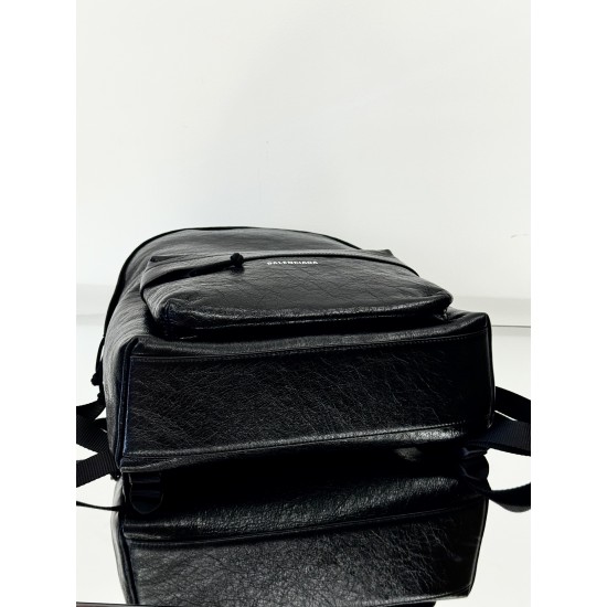 Balenciaga More ←