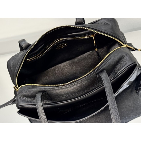 Balenciaga More ←