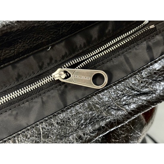 Balenciaga More ←