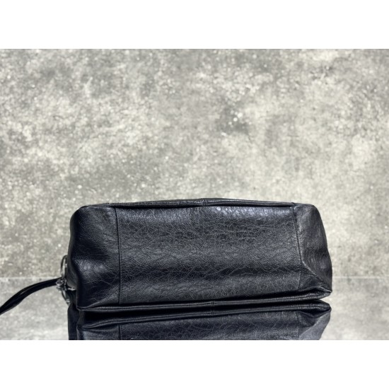 Balenciaga Le Cagole