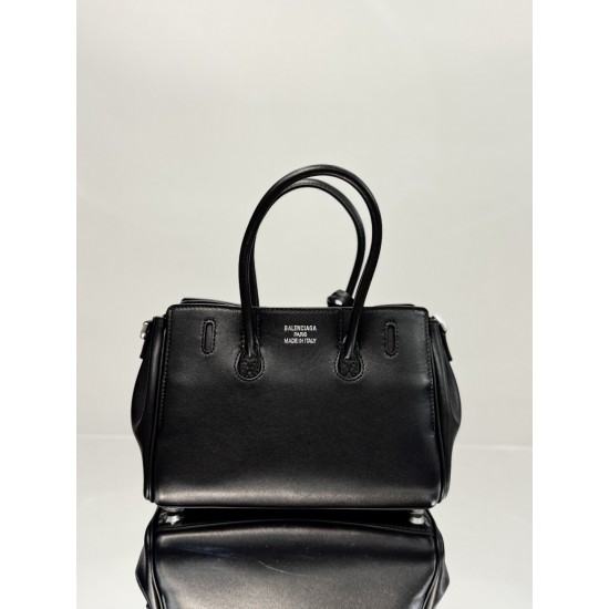 Balenciaga More ←