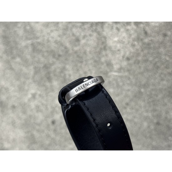 Balenciaga More ←
