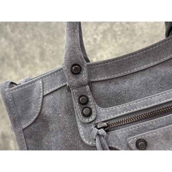 Balenciaga Le Cagole