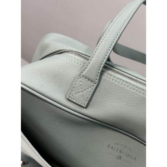 Balenciaga More ←