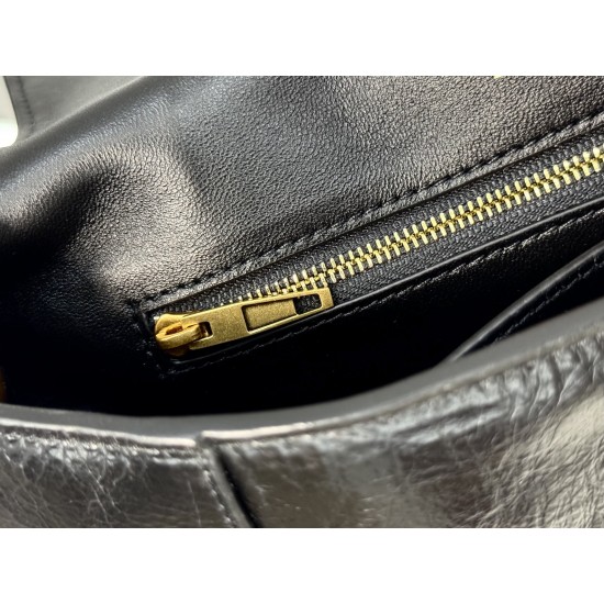Balenciaga Downtown
