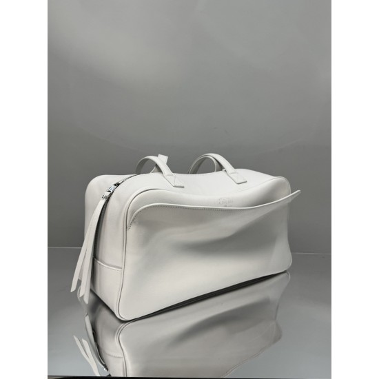 Balenciaga More ←