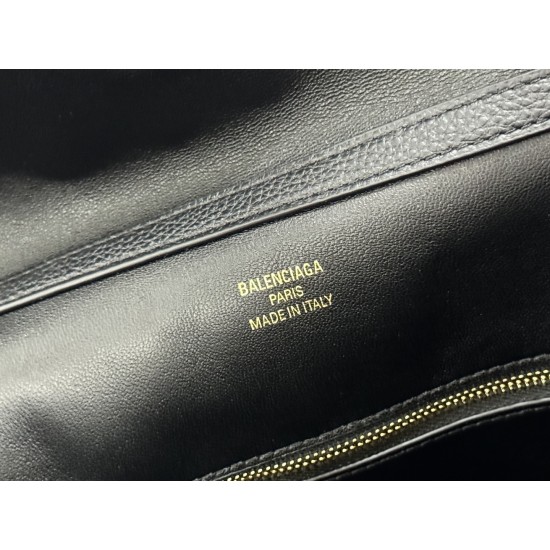 Balenciaga More ←