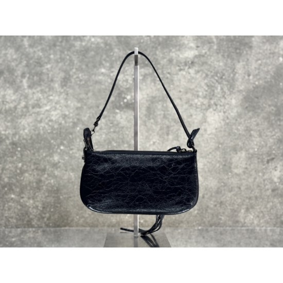 Balenciaga Le Cagole