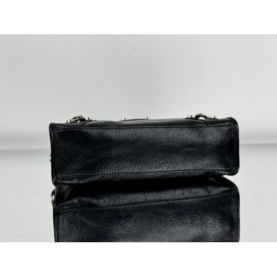 Balenciaga Le Cagole