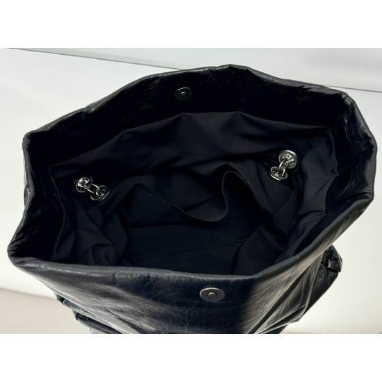 Balenciaga More ←