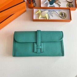 HERMÈS Clutchs