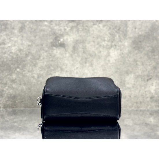 Balenciaga More ←