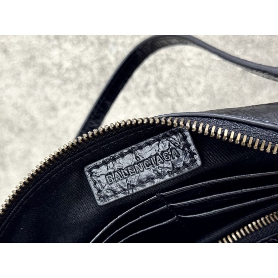 Balenciaga Le Cagole