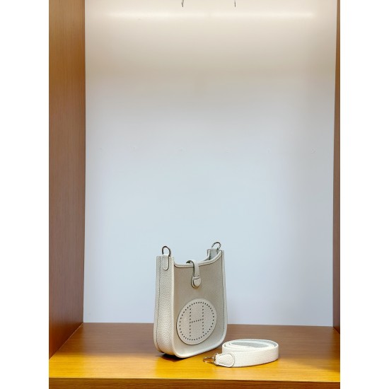 HERMÈS Evelyne