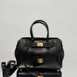Balenciaga More ←