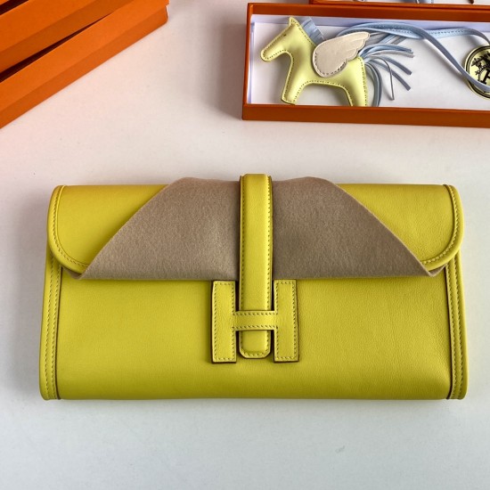 HERMÈS Clutchs
