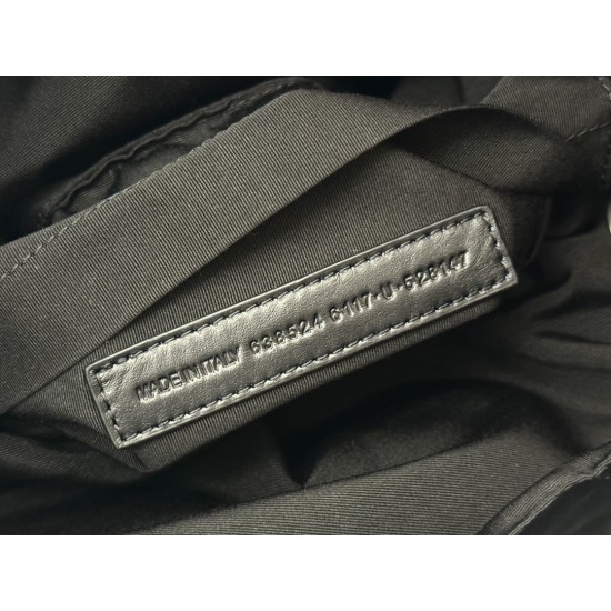 Balenciaga More ←