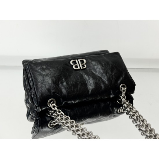 Balenciaga More ←