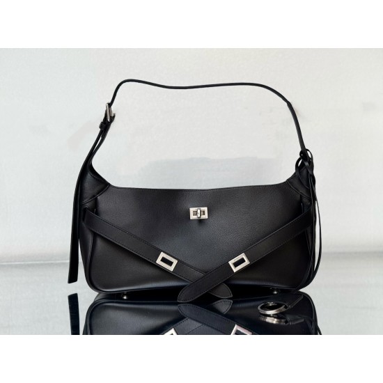Balenciaga More ←