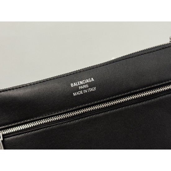 Balenciaga More ←