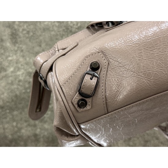 Balenciaga Le Cagole