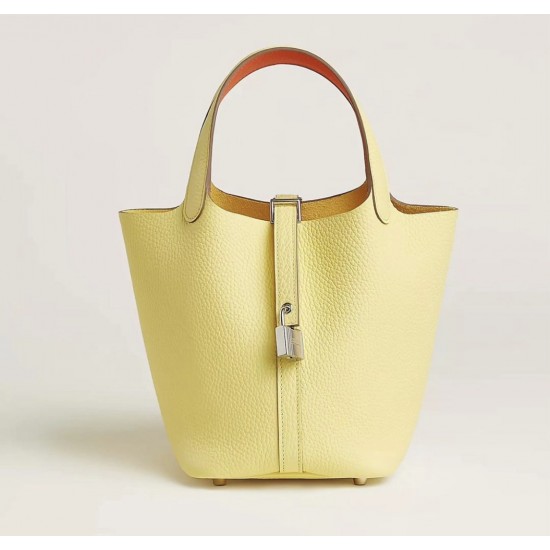 Style：Picotin lockColour：1Z小鸡黄/9j火焰橙Size：18cmLeather：clemenceHardware：sliver菜篮18cm，小鸡黄/火焰橙，银扣，高级全手工专属定制‼️