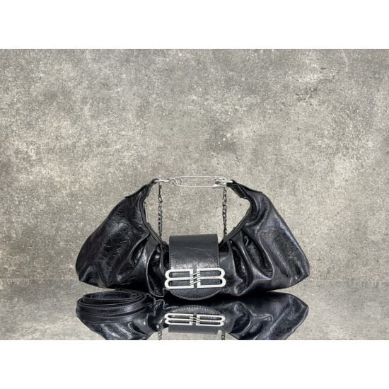 Balenciaga More ←
