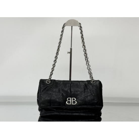 Balenciaga More ←