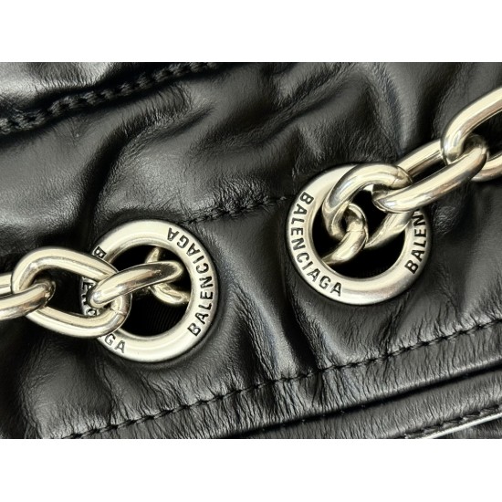 Balenciaga More ←