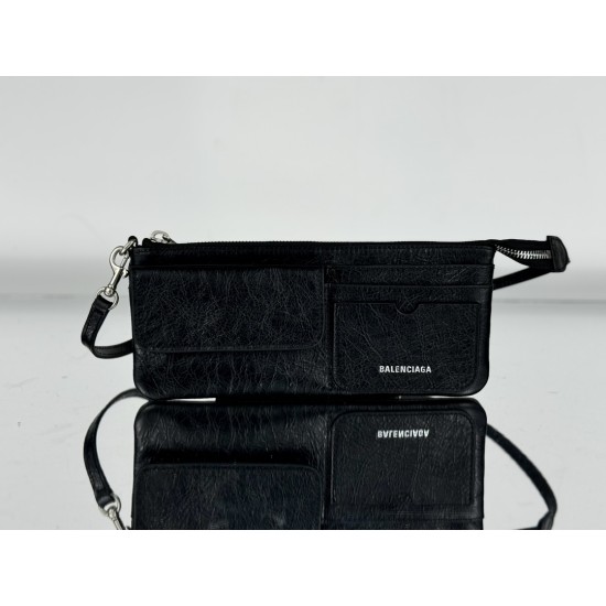 Balenciaga More ←