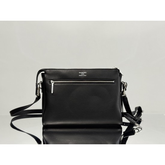 Balenciaga More ←