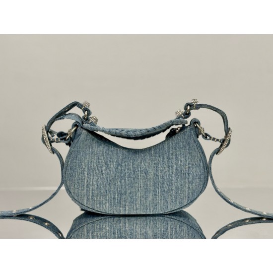 Balenciaga Le Cagole