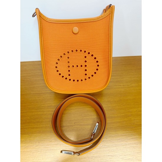 HERMÈS Evelyne