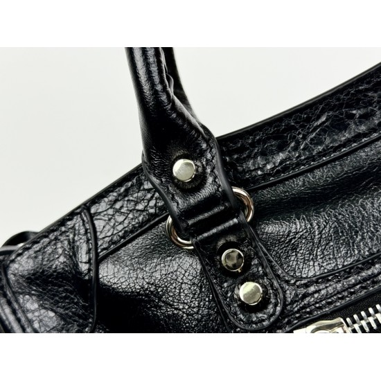 Balenciaga Le Cagole
