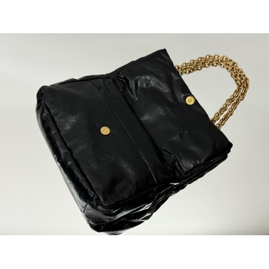 Balenciaga More ←