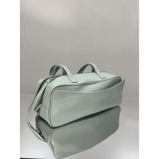 Balenciaga More ←