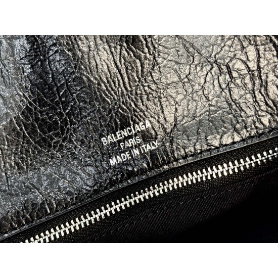 Balenciaga More ←